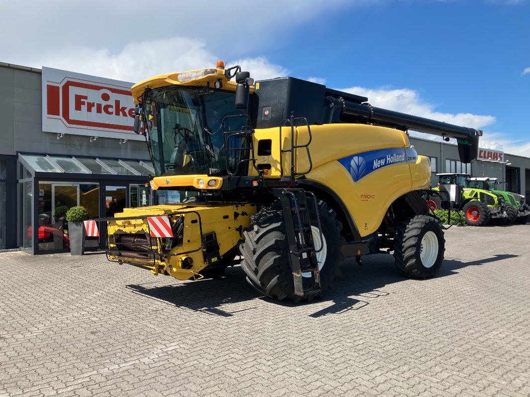 New Holland CR 9090 Allrad - Combinez