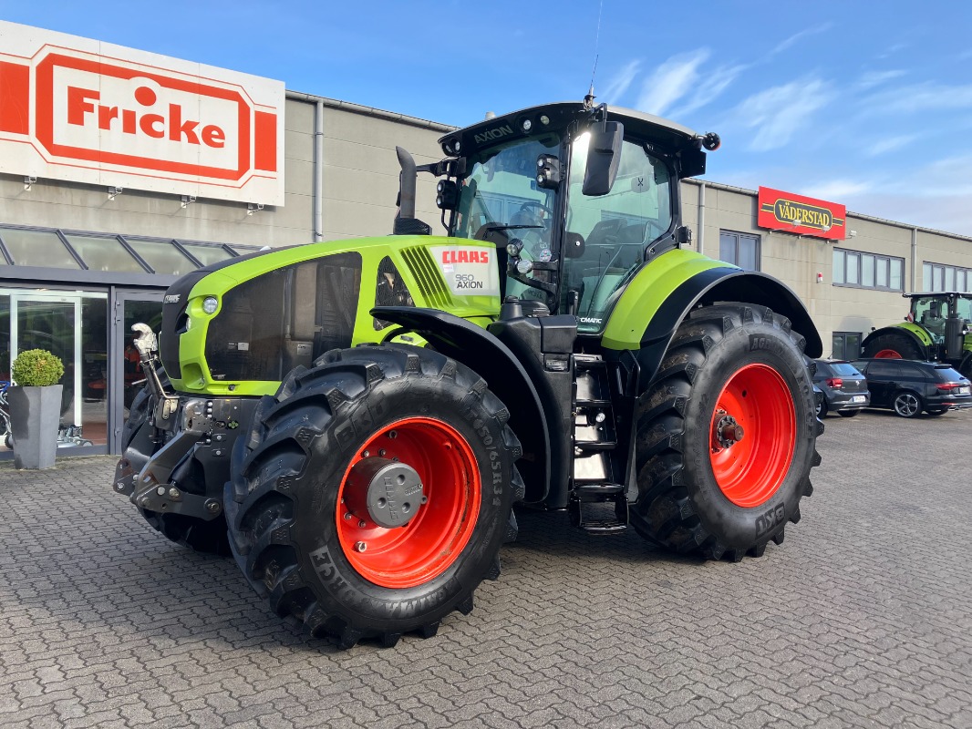 CLAAS Axion 960 Cmatic - Tractor