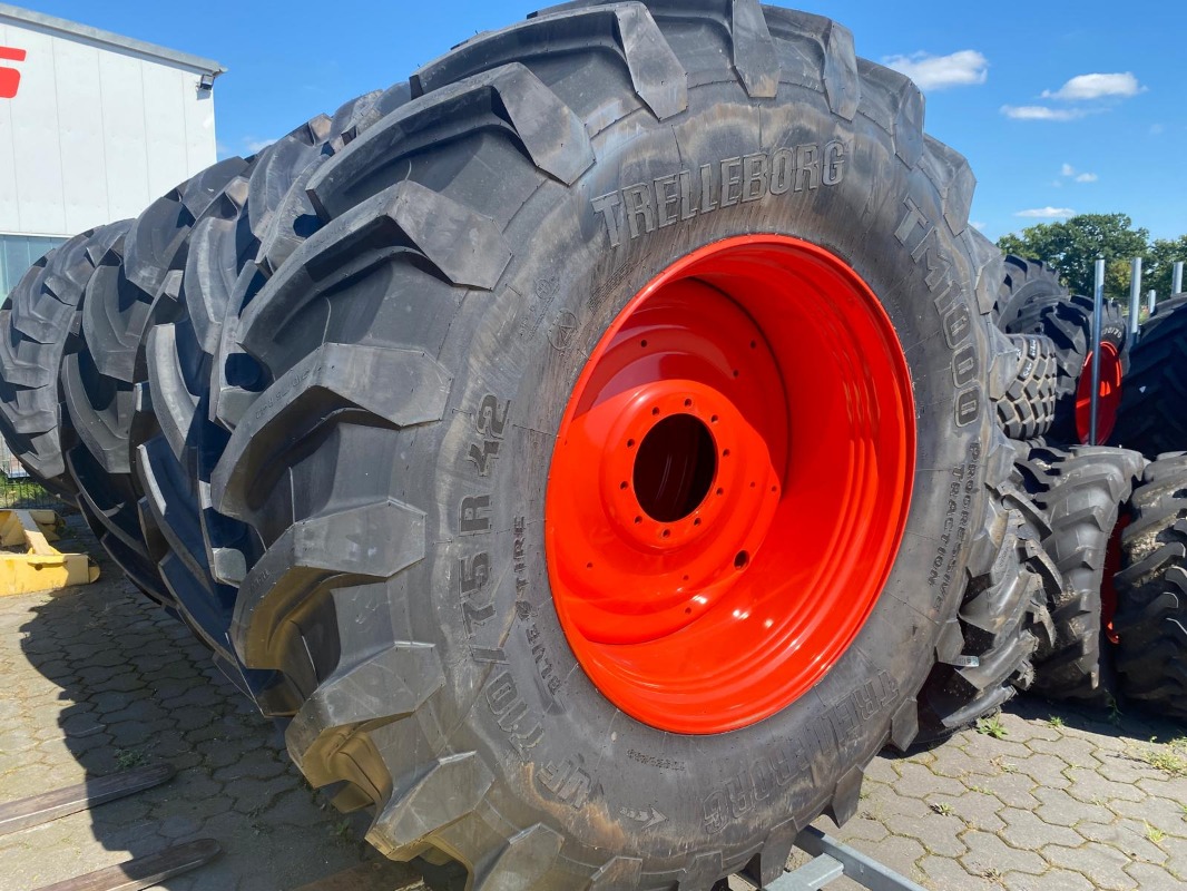 Trelleborg 710/75R42 + 650/65R34 VF - Räder + Reifen + Felgen - Komplettradsatz