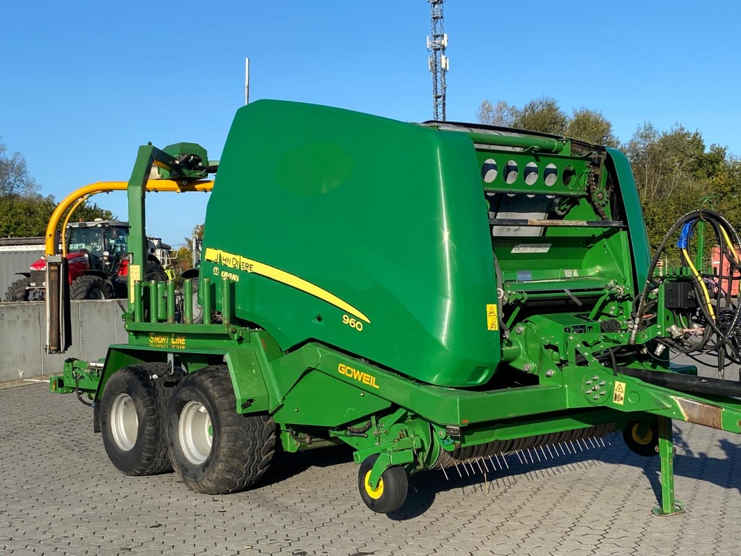 John Deere 960 N + Göweil GSL 5040 LS - Press - Press / wrap combination