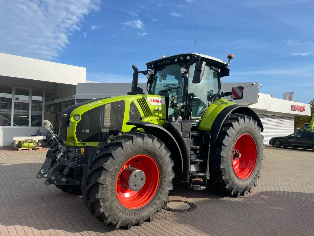 CLAAS AXION 930 **Vorführer** - Tractor