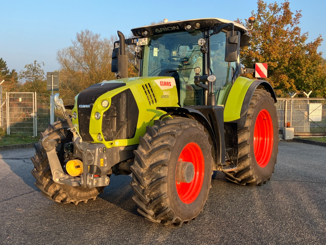 CLAAS Arion 660 Cmatic Cebis - Tractor