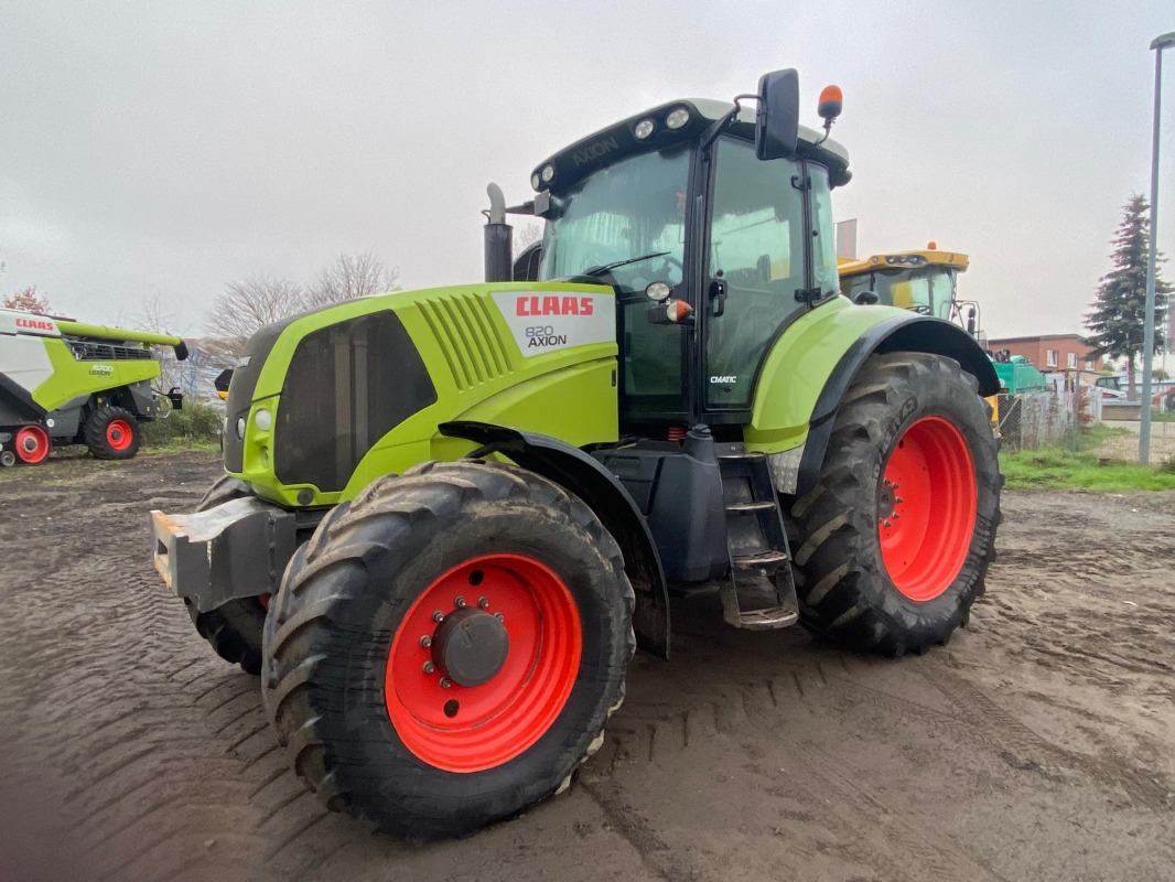 CLAAS Axion 820 Cmatic - Tractor