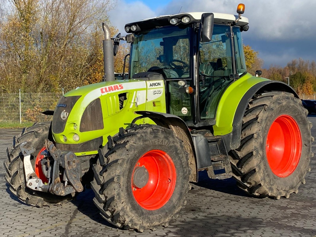 CLAAS Arion 640 CIS - Ciągnik