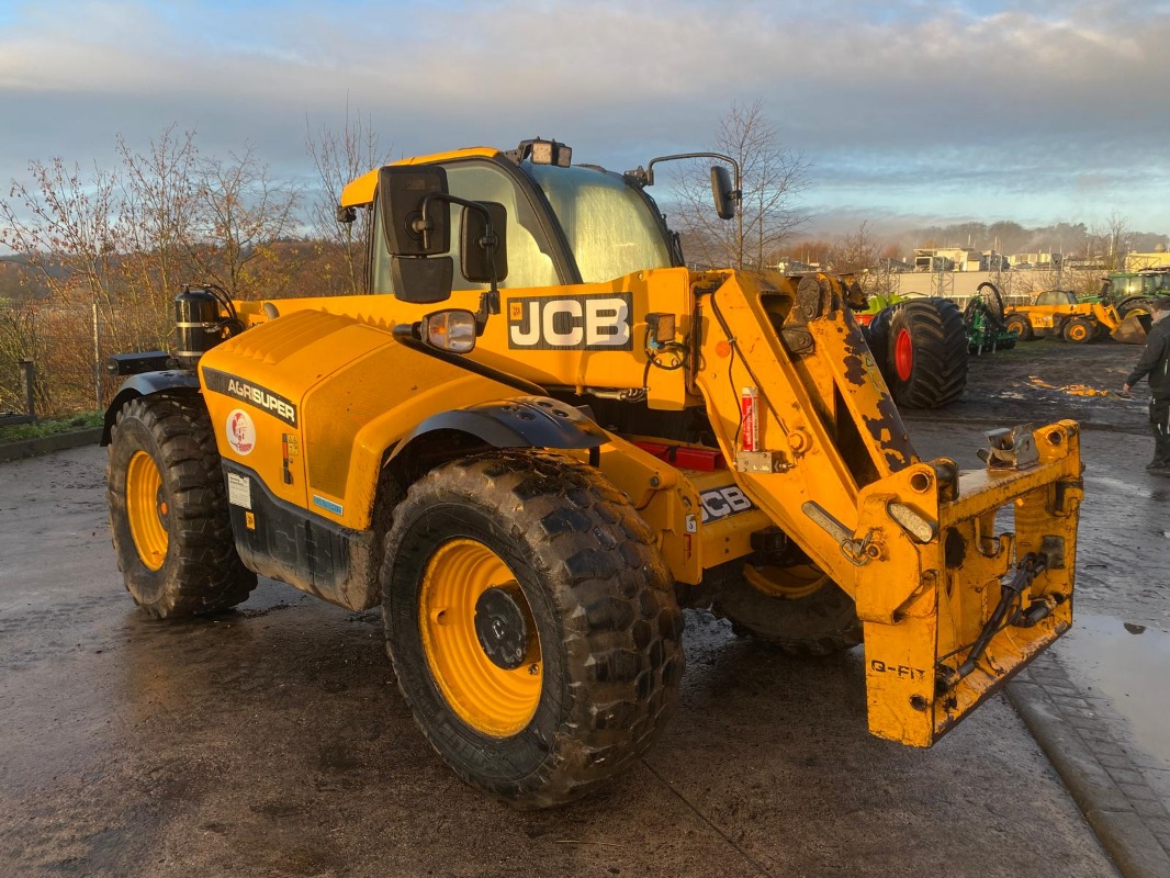 JCB 542-70 Agrisuper - Modell 2020 - Excavator + Loader - Telescopic handler