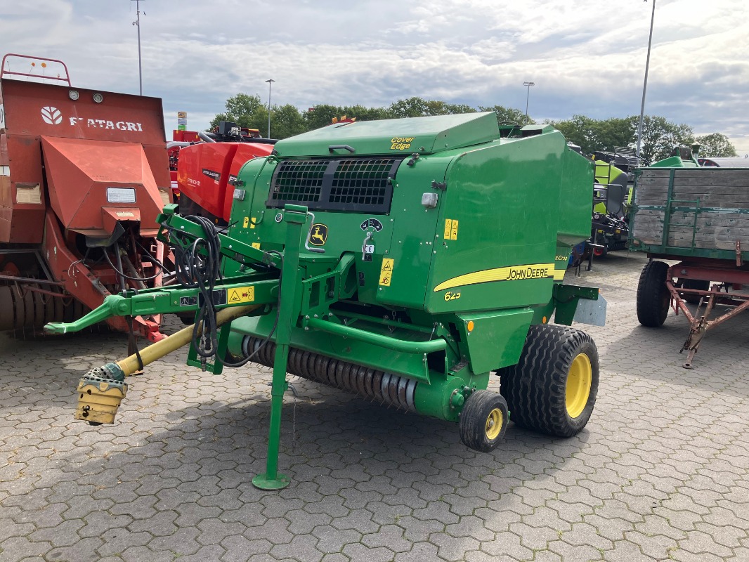 John Deere 623 Multi Crop - Presse - Rundballenpresse