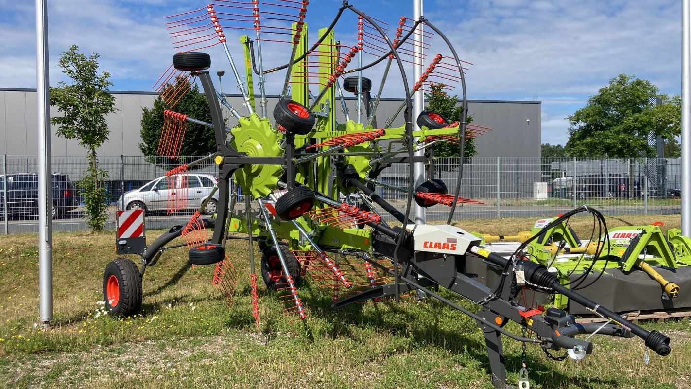 CLAAS Liner 2900 Trend - Tecnología de pastoreo + tecnología de cosecha de forraje - Rastrillo