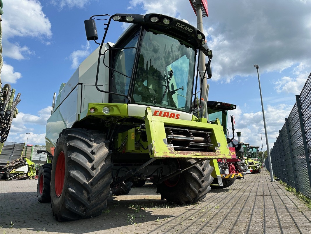 CLAAS Tucano 320 - Mähdrescher