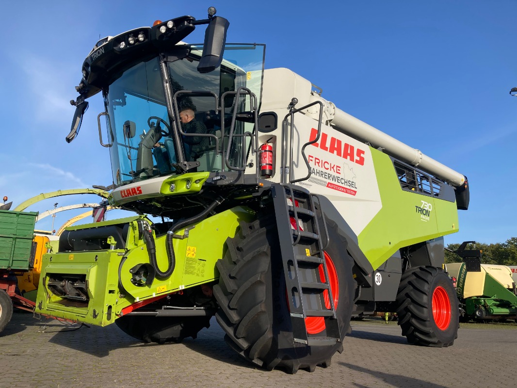 CLAAS Trion 730 - Mähdrescher