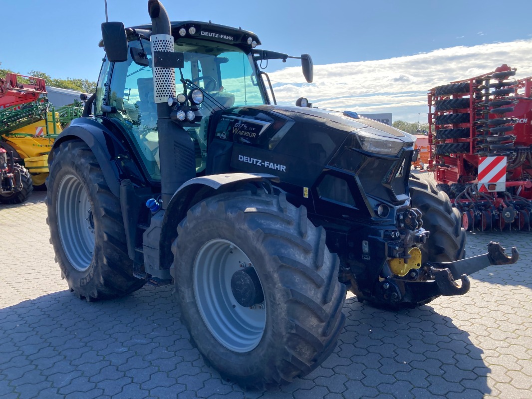 Deutz Agrotron 6175 TTV Warrior - Traktor