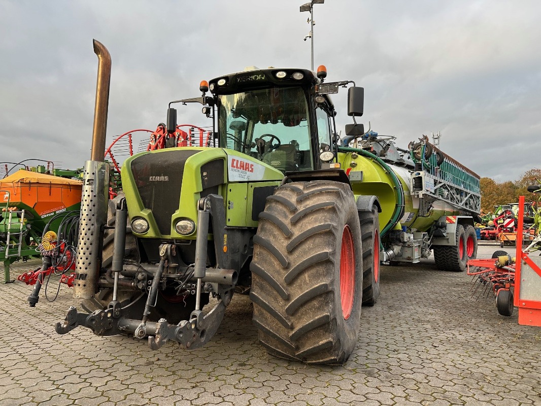 CLAAS Xerion 3800 Trac VC inklusive Kotte PTLX 28000 - Tractor