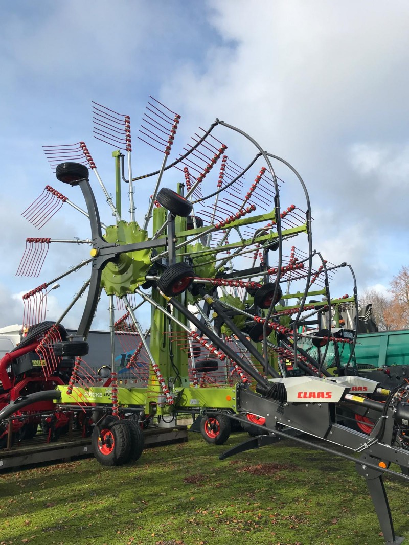 CLAAS Liner 2900 Trend - Tecnología de pastoreo + tecnología de cosecha de forraje - Rastrillo