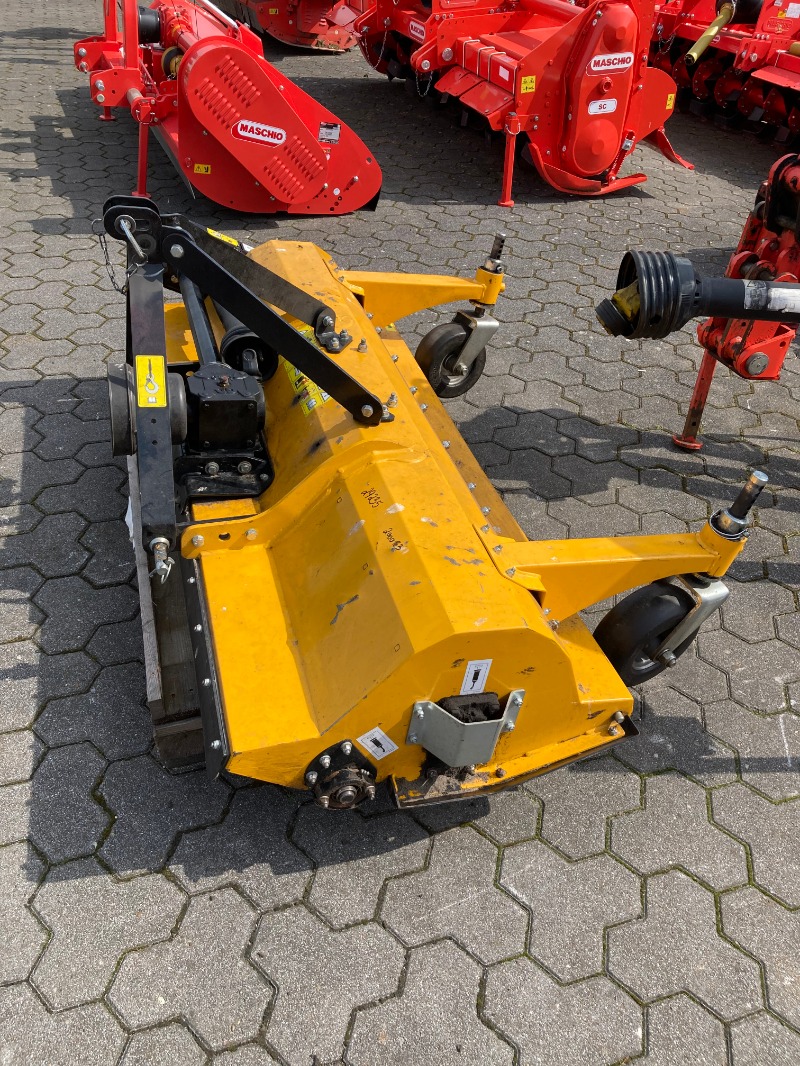 Müthing MU-C 160 - Tecnología para jardines + tecnología municipal - Mulcher