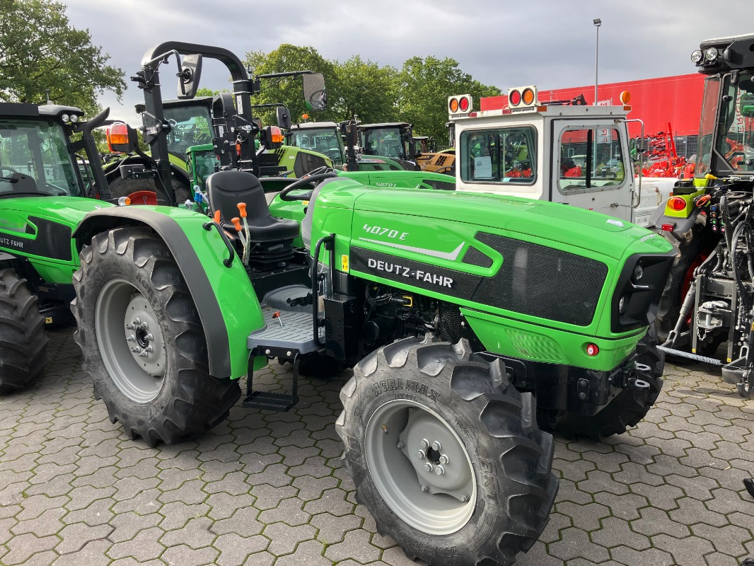 Deutz-Fahr 4070 E - Traktor