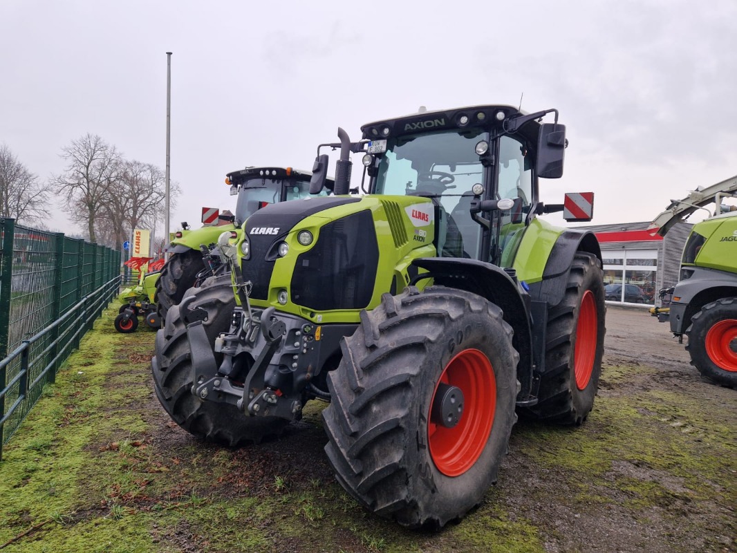 CLAAS Axion 810 CMATIC CEBIS - Tractor