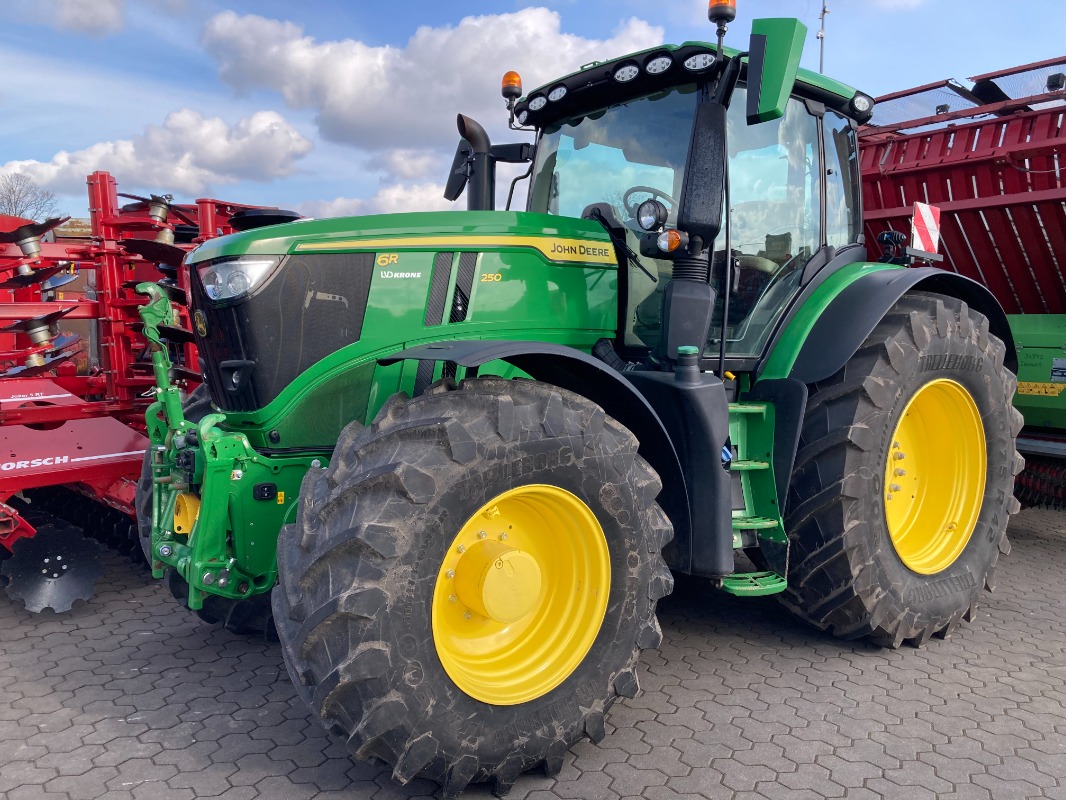 John Deere 6R250 - Tracteur